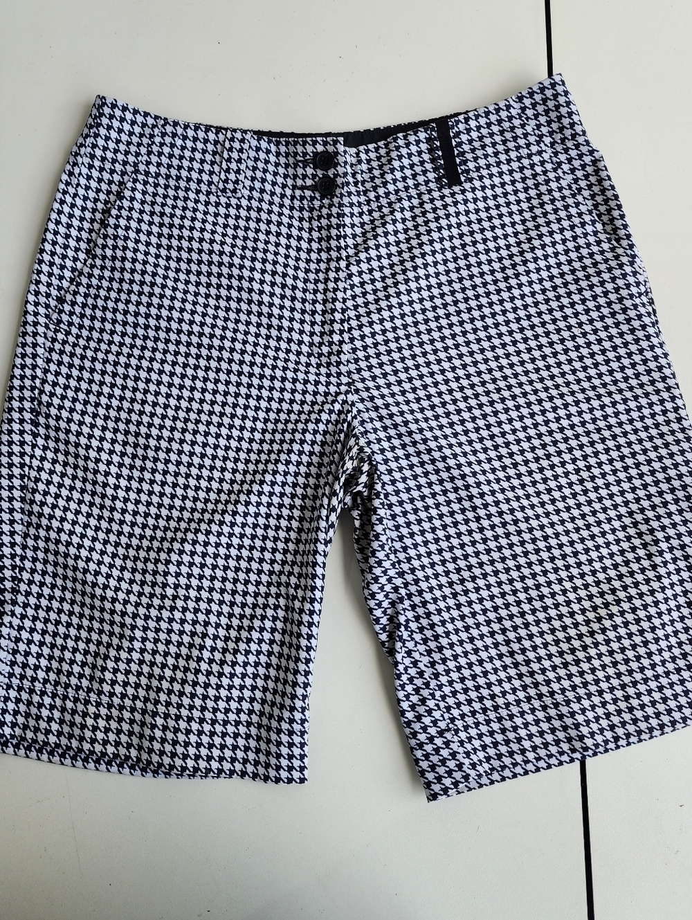 Nike Golf Dri Fit Women’s Bermuda Shorts Pockets Houndstooth Print Stretch Sz 6
